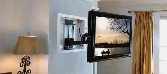 סוגר לטלוויזיה על הקיר מסתובב נשלף