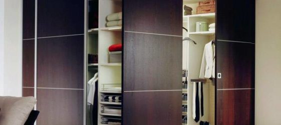 דלתות הזזה לחדר הלבשה