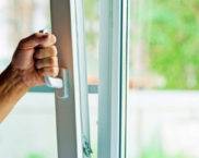 כיצד להתאים חלונות פלסטיק בעצמך: וידאו