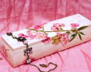 Decoupage למתחילים: צעד אחר צעד עם צילום של בקבוק