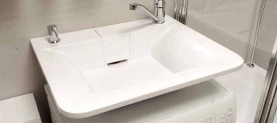 מכונת כביסה מתחת לכיור