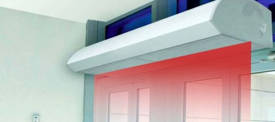 וילון תרמי על דלת הכניסה