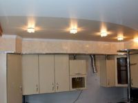 התעלה מותקנת מאחורי מבנה גבס