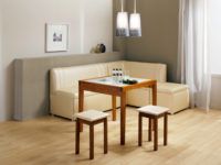 רהיטים קטנים משאירים הרבה מקום פנוי