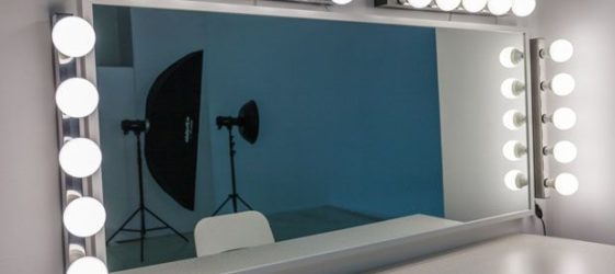 מראה איפור מואר