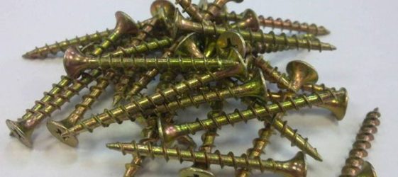 ברגים הקשה עצמית לעץ: גדלים, שולחנות ומחיר