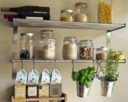 מדפי קיר למטבח