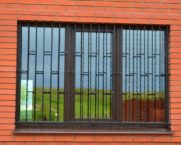 סורגים על חלונות