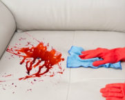 כיצד להסיר דם