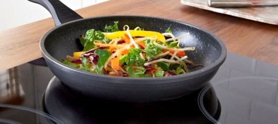 מחבת מצופה אבן