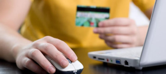 תשלום עבור שירותים באמצעות האינטרנט