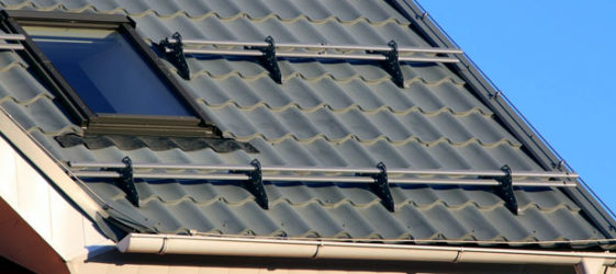 מחזיקי שלג על הגג